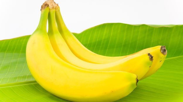 Quante calorie ha una banana e quali sono le sue proprietà Quante calorie ha una banana e quali sono le sue proprietà