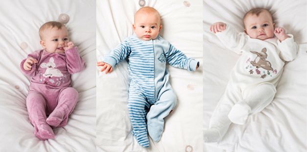 Tute per neonati in Ciniglia o in cotone Abiti particolari ed eleganti, mai banali, e sempre in linea con la moda attuale, sia nella foggia che nei colori: un vasto assortimento di abbigliamento per neonati e bambini rinnovato di stagione in stagione, tutto realizzato con materie prime di qualità ed ottima manifattura.