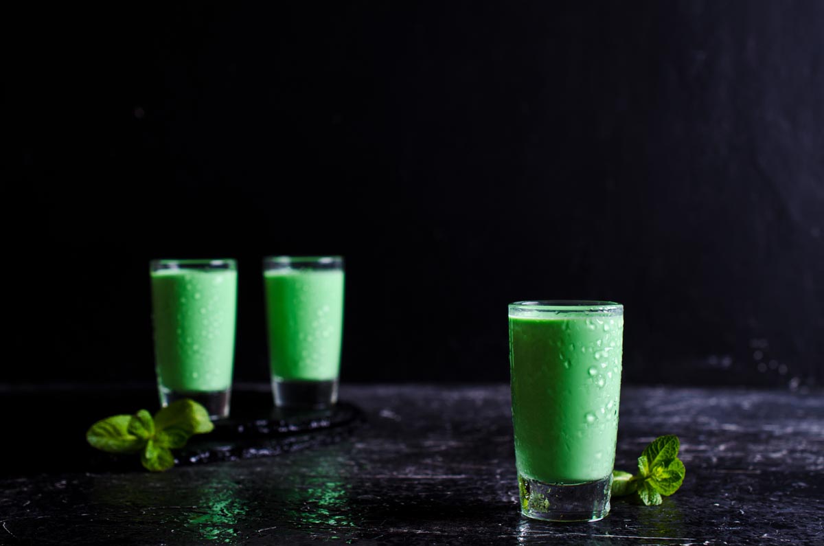 Preparazione del liquore alla menta