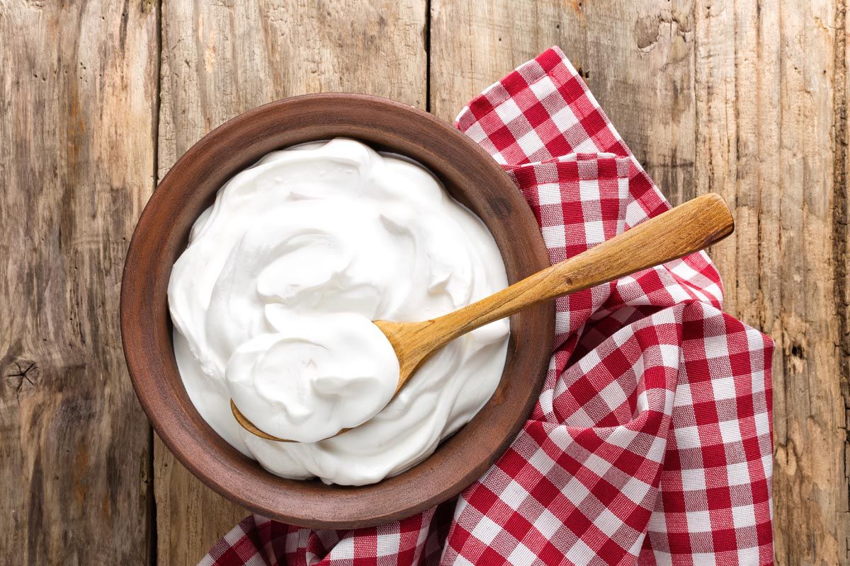 Allora, lo yogurt fa ingrassare? No, lo si può aggiungere tranquillamente alla propria dieta.