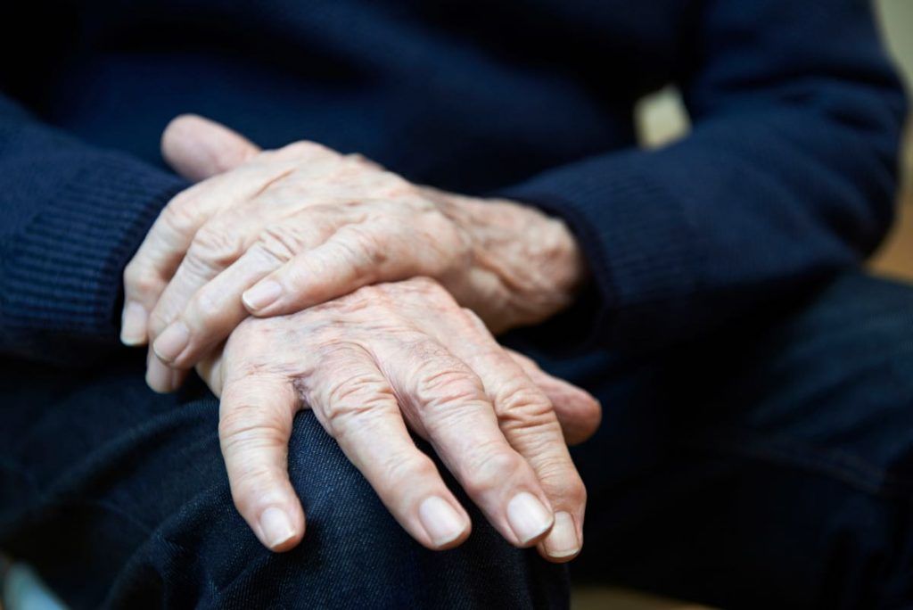 Tremore alle mani cos’è e di cosa è sintomo INRAN.IT