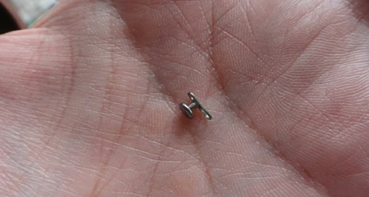 Piercing sottopelle Piercing sottopelle