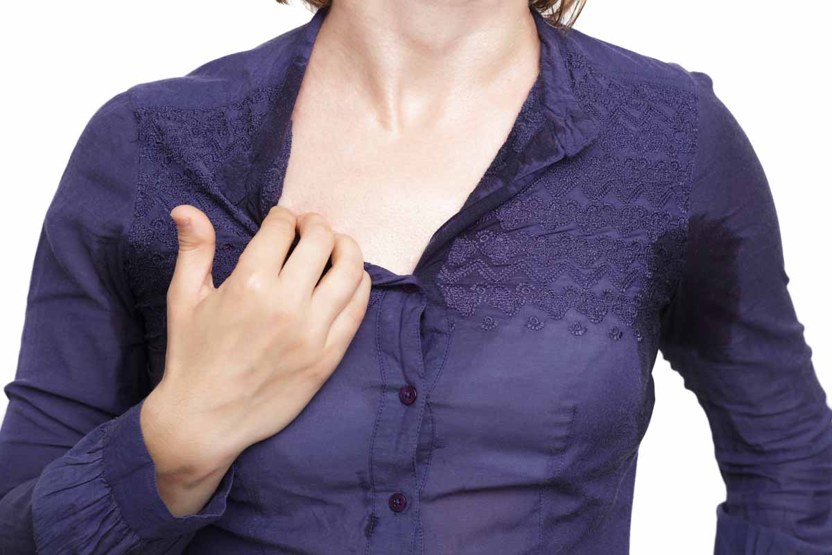 Come gestire i sintomi del mal di gola