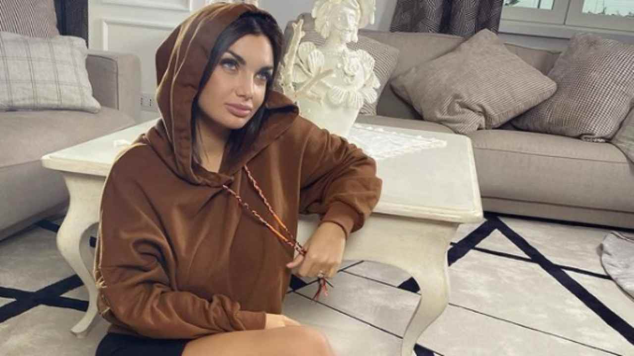 Elettra Lamborghini Instagram perizoma