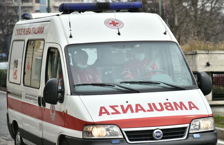 Violento incidente stradale muore bambina 3 anni