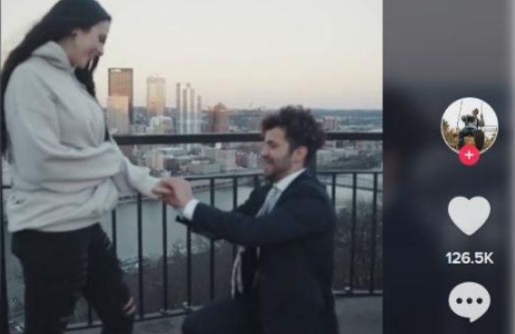 scoppia amore tik tok accade impensabile