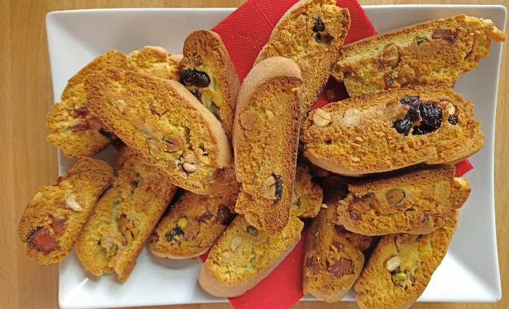 fette biscottate con mix di frutta