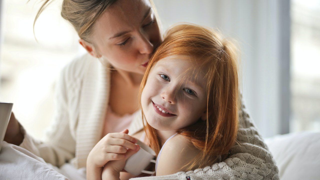 festa della mamma con figlia