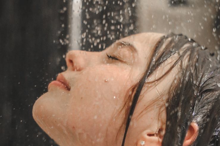 benefici della doccia