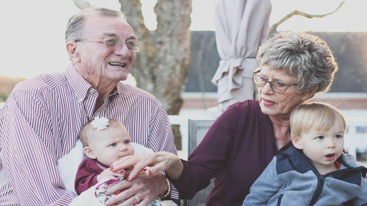 nonni vaccinati e nipoti