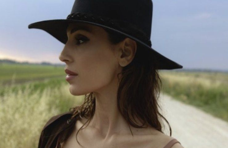 Anna Tatangelo nuovo singolo