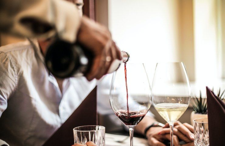 conservare bottiglia di vino aperta