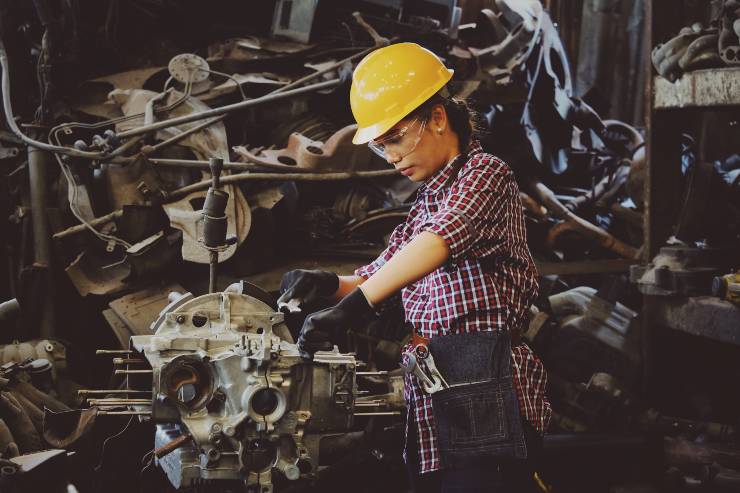 lavoro in fabbrica