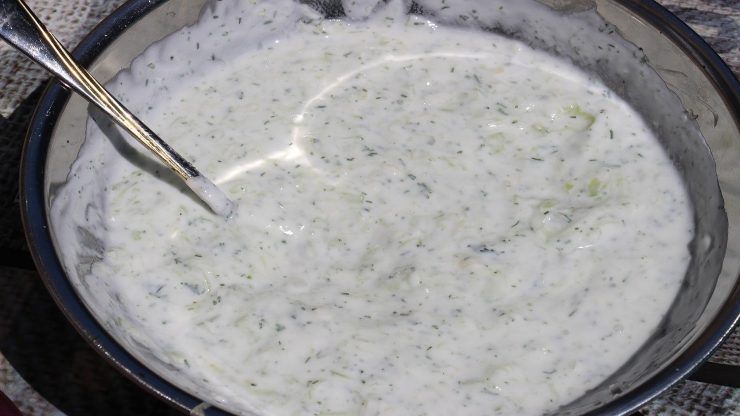 salsa yogurt e cetrioli