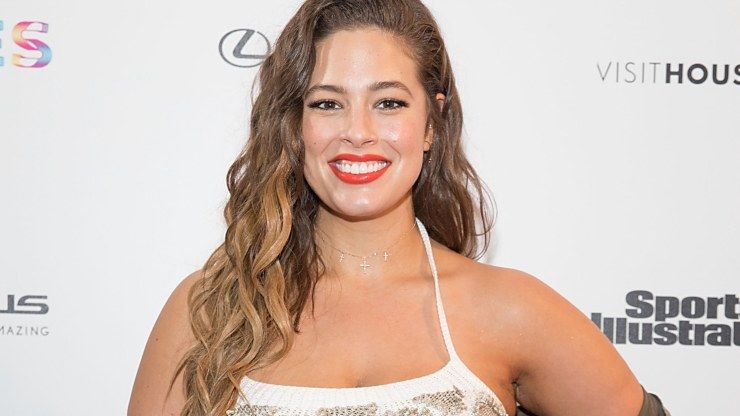 Ashley Graham prova costume