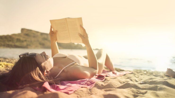 libro in spiaggia