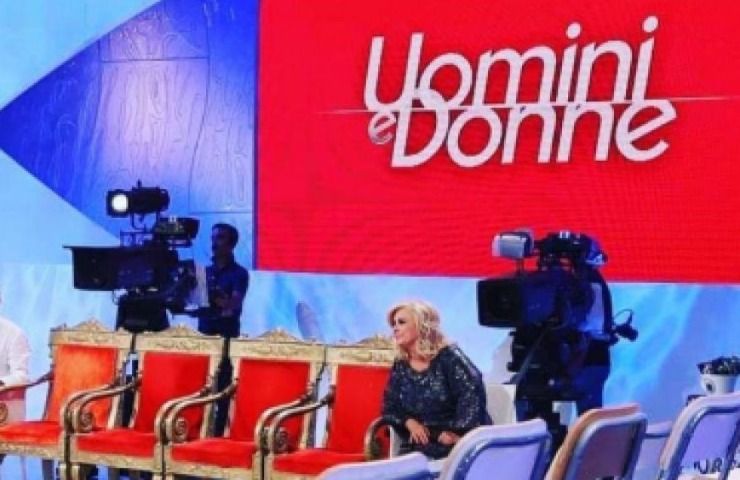 Lo studio di Uomini e Donne
