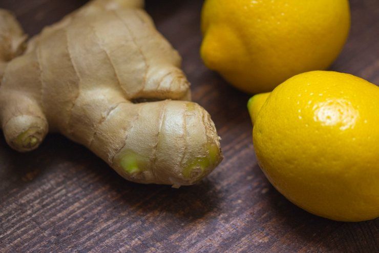 ingredienti per l'acqua di zenzero