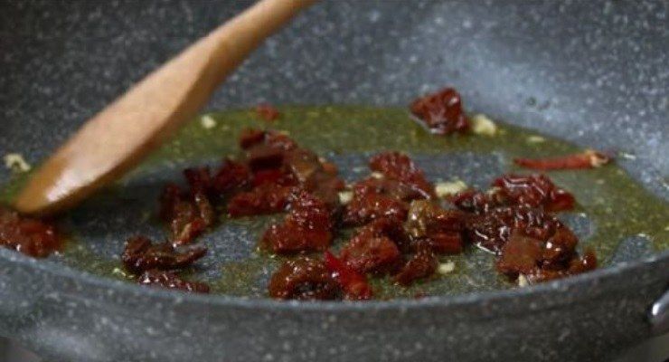Spaghetti aglio, olio e peperoncino ricchi
