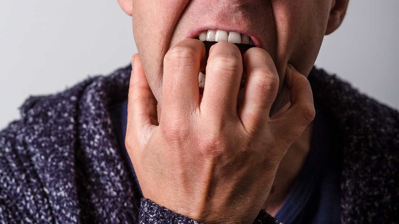 Mangiarsi le unghie cosa rivela di te