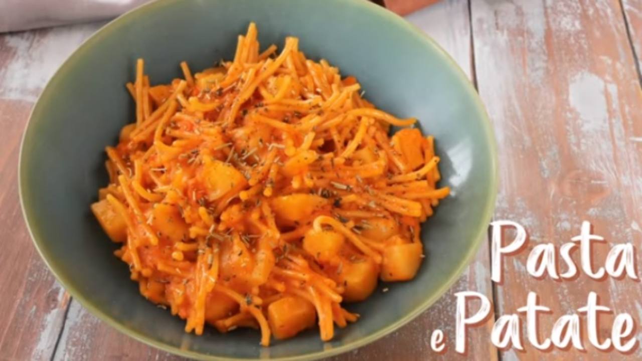 Pasta e patate, la ricetta saporita di Benedetta Rossi