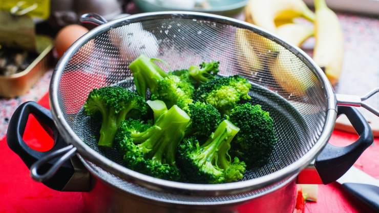 usare vaporiera cuocere vapore verdure