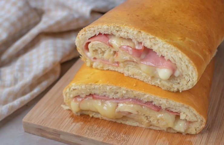 Rotolo di panfocaccia farcito