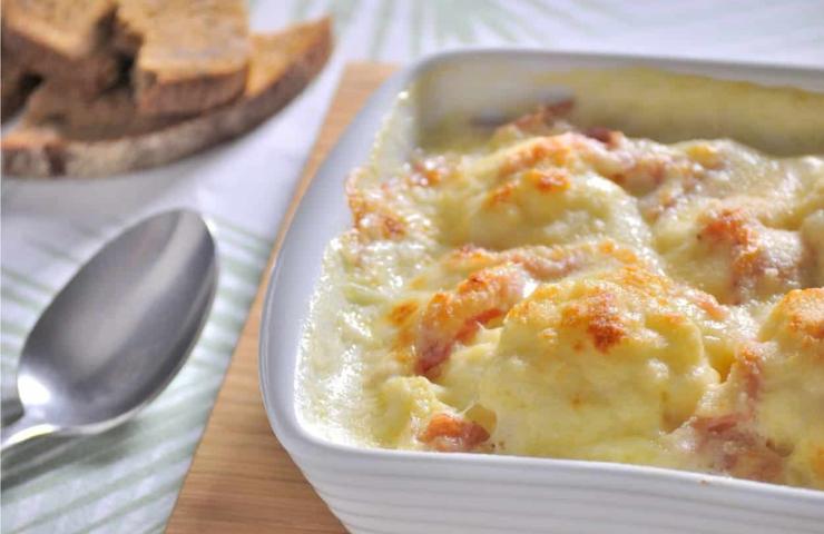 Cavolfiore gratinato al forno ricetta 190 kcal