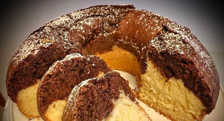 Come preparare Ciambella bicolore ricotta e cacao