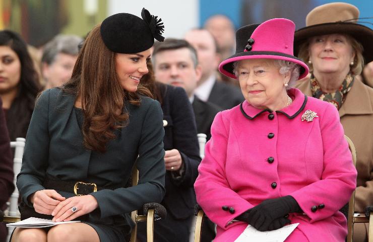 La regina Elisabetta con Kate Middleton