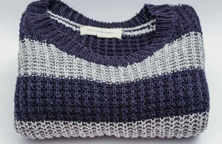 maglione, come lavarlo a seconda del materiale