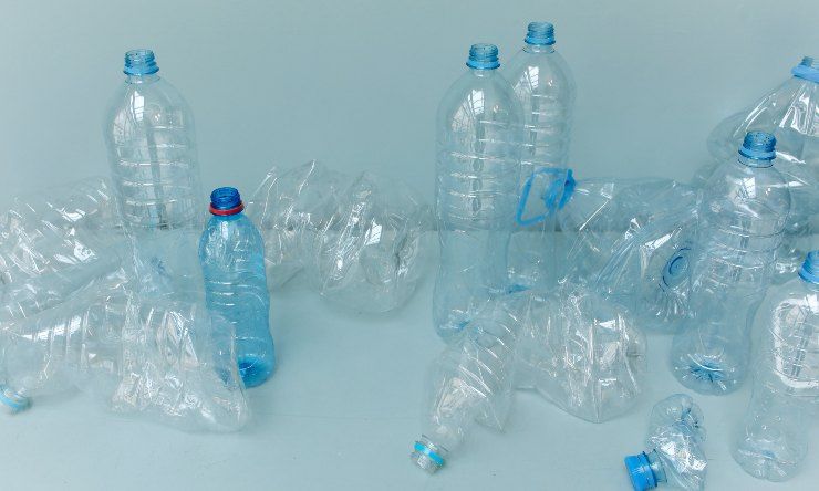 diminuire consumo della plastica