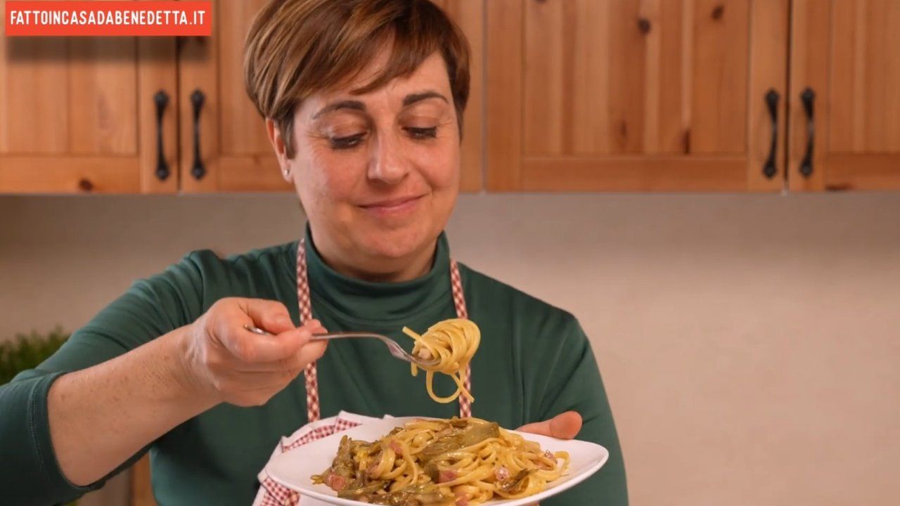 Pasta alla carbonara di carciofi, la variante saporita di Benedetta Rossi