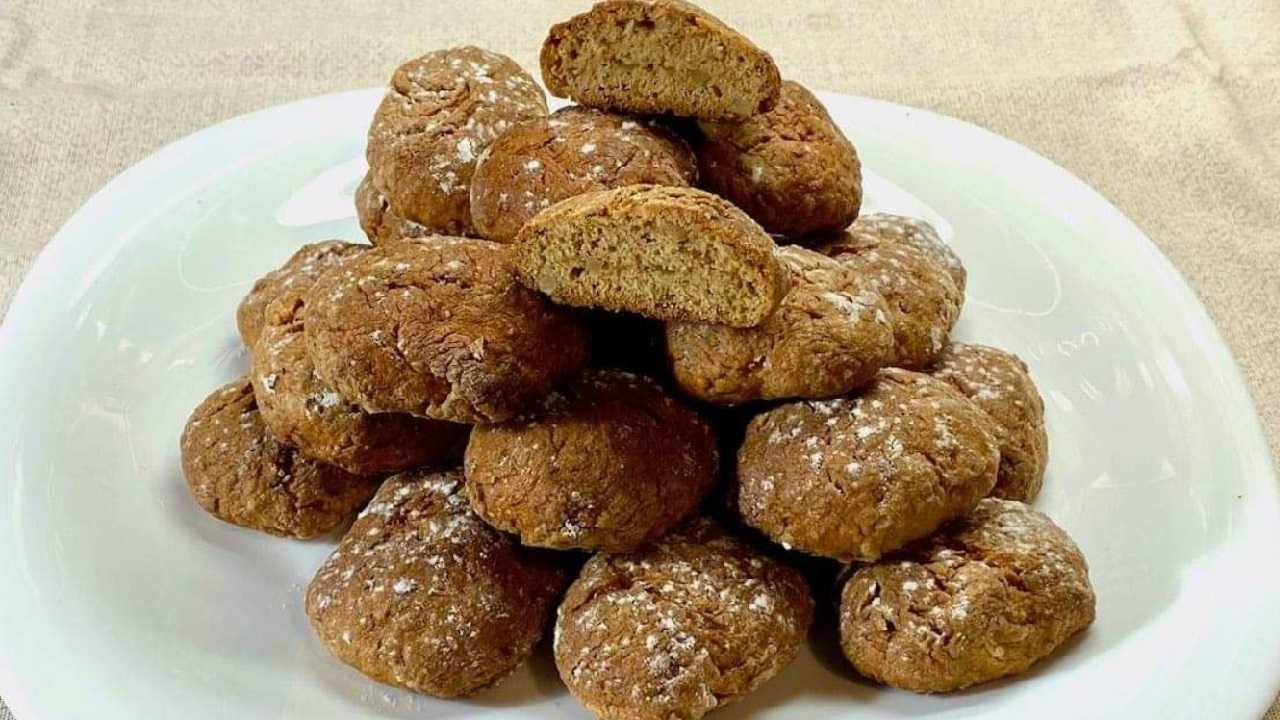 Biscotti alle noci senza farina