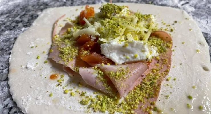 Calzoni ripieni di mortadella e pistacchio