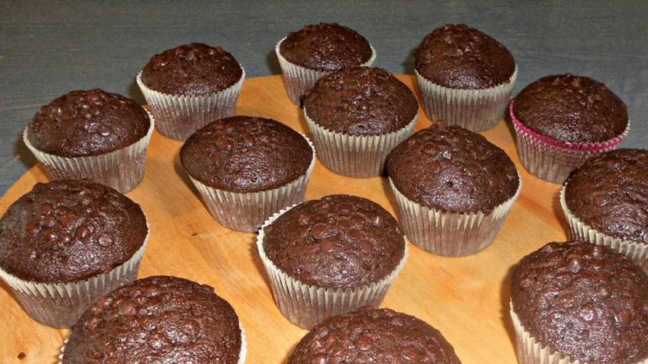 Muffin al cioccolato con farina di riso in friggitrice aria