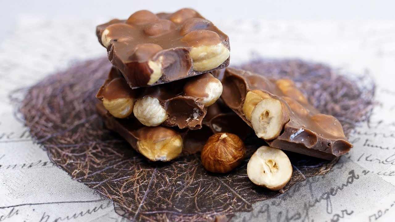 Noccioline ricoperte di cioccolato
