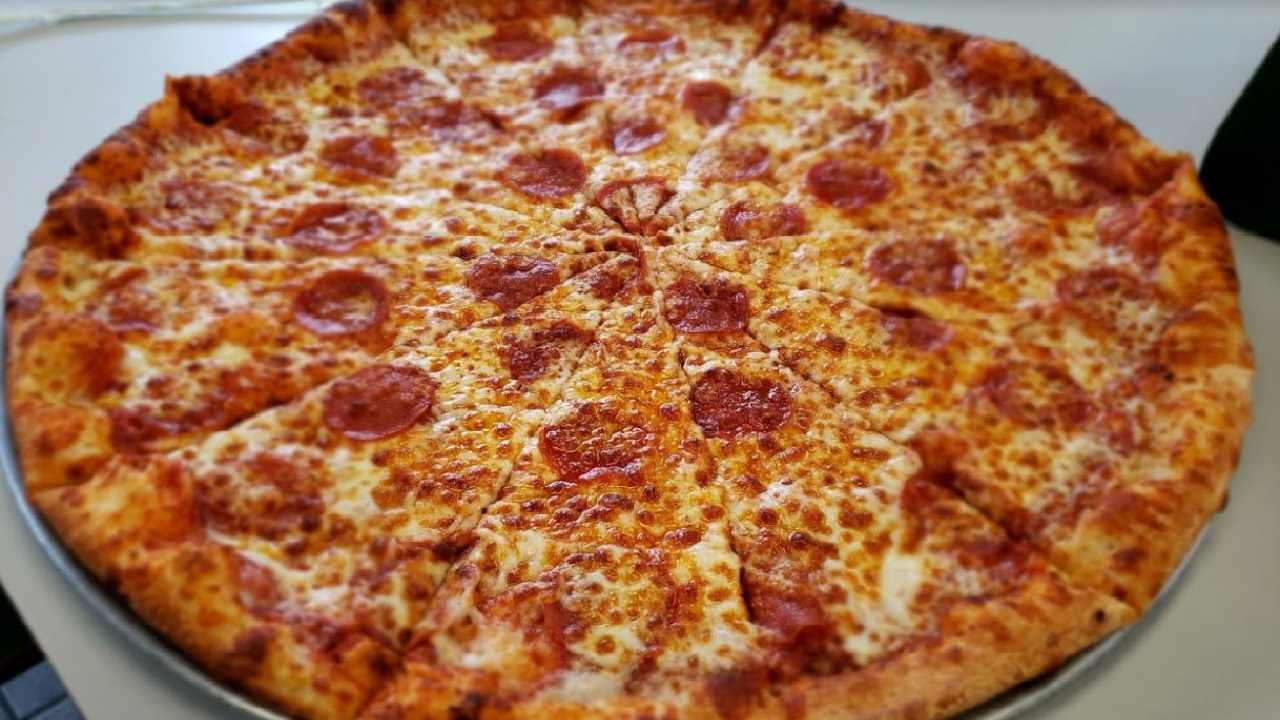 Pizza avanzata, come si riscalda? I consigli di Benedetta Rossi