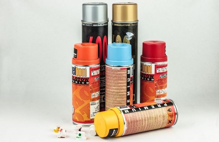 UFI obbligatorio su colle spray, tinture e vernici