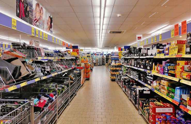periodo pre-natalizio, i supermercati ci portano a spendere di più