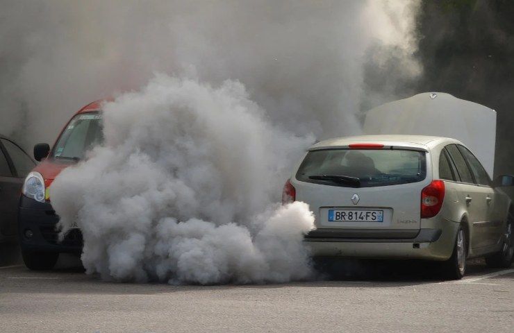 Blocco auto per l'inquinamento