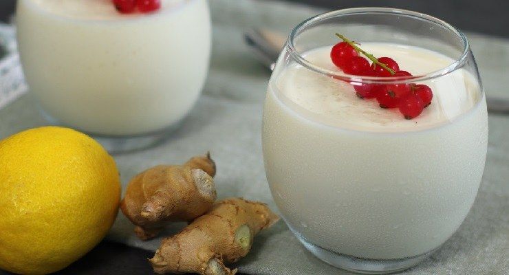 Budino allo yogurt con limone e zenzero