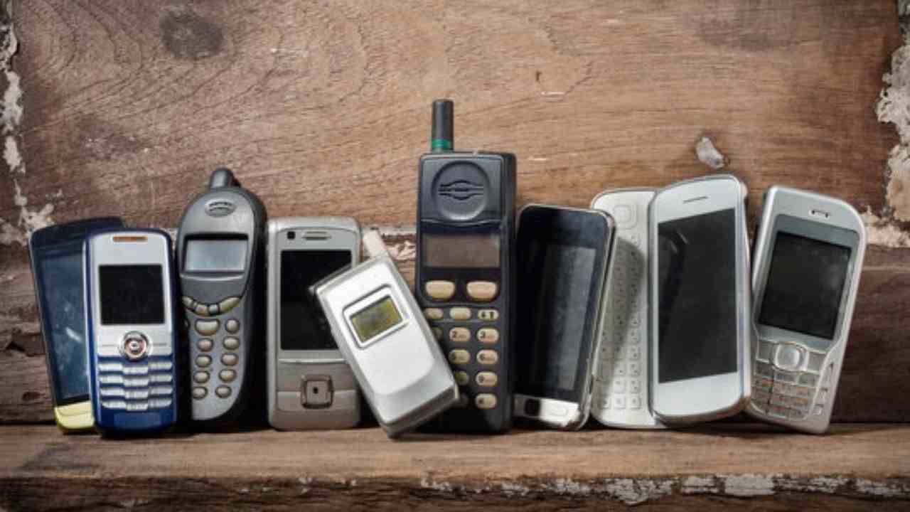 Collezionismo i vecchi cellulari più di valore