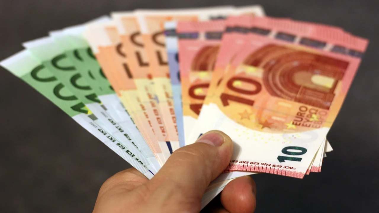 Come evitare controlli sul conto corrente coi contanti