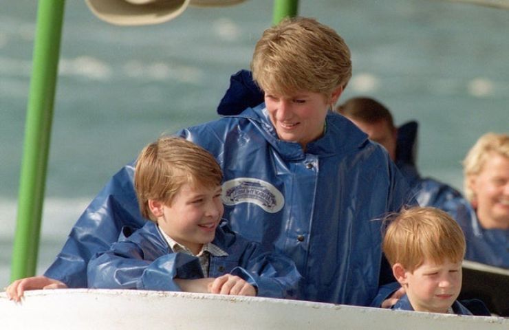 Il principe William da piccolo con Harry e la mamma Lady Diana