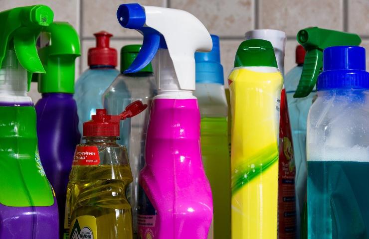 La maggior parte dei detergenti per la casa contengono formaldeide