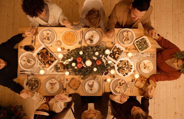 La magia delle feste, a tavola con parenti e amici