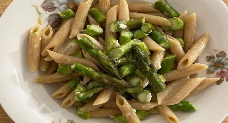 Pasta di lenticchie asparagi e gorgonzola