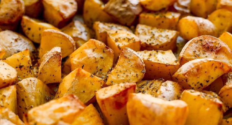 Patate al forno con la buccia