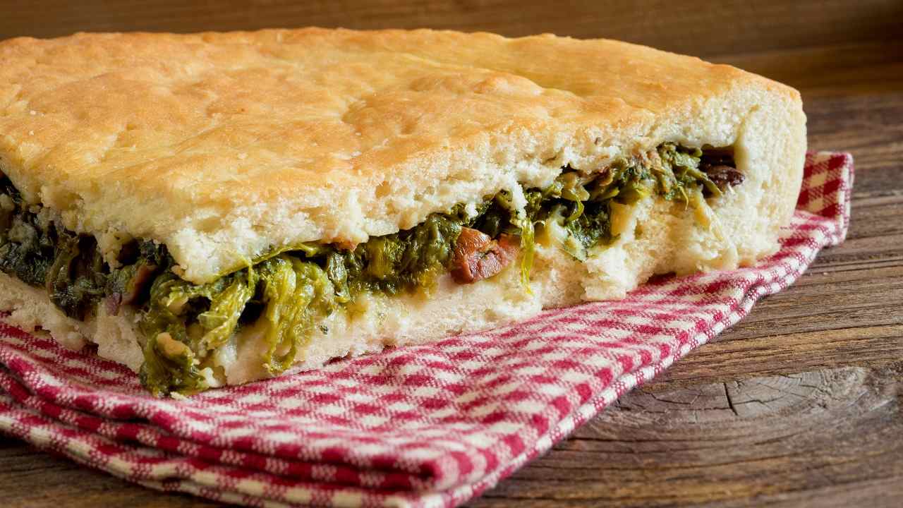 Pizza di scarola soffice
